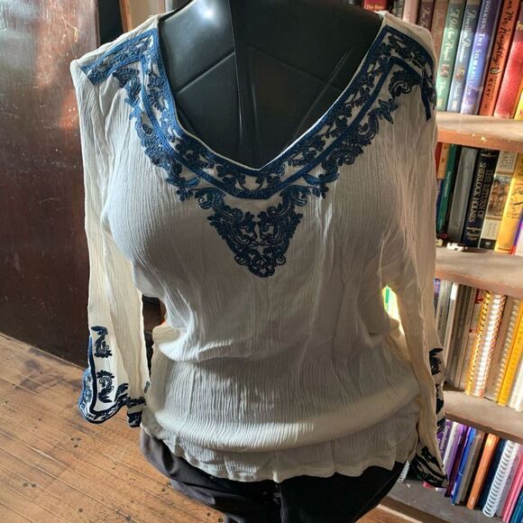 Reba v-neck blue embroidered boho M lightweight white billowy blouse - Picture 1 of 4